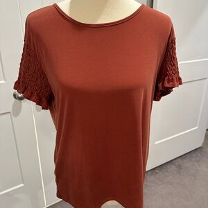 Rust colored  Ruched Short Sleeve T-shirt